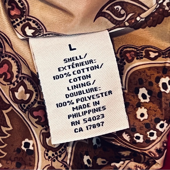 Beautiful Fuchsia Velvet Blazer with Gold Button Detail - Picture 7 of 8